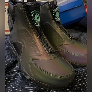Authentic Nike Huarache Women Black Sneaker Boots